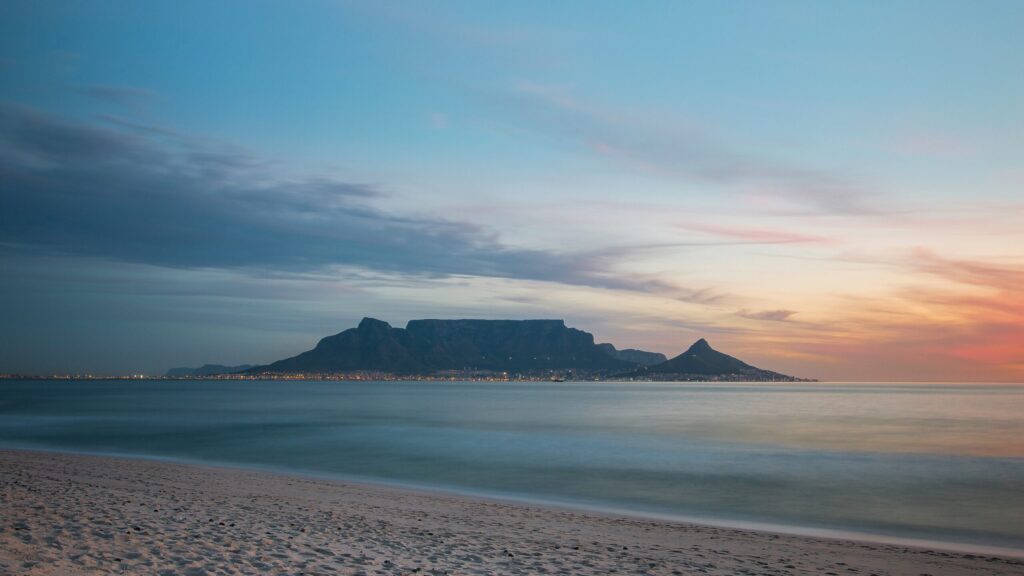 Bloubergstrand Beach – The Ultimate Kite Surfing Destination