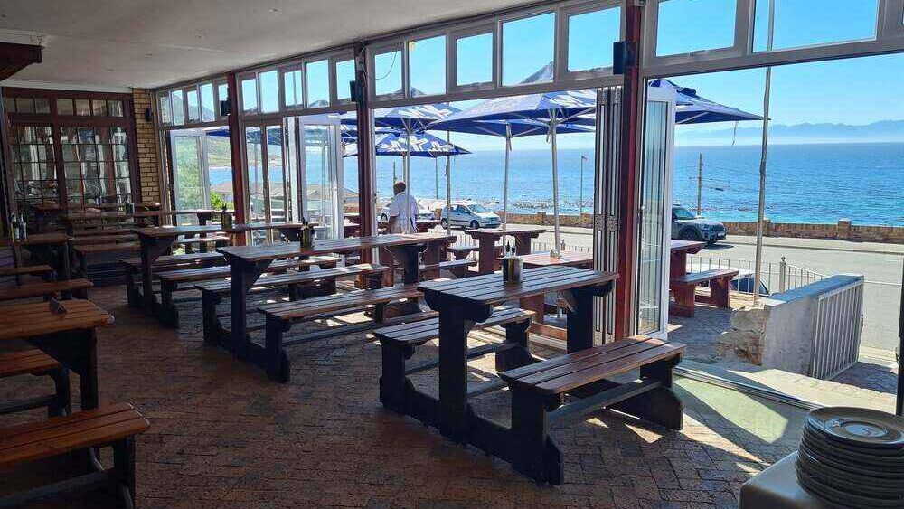 Dixies Restaurant & Bar View