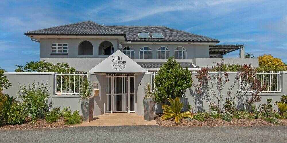 Villa Venusta Luxury Guest House Entrance