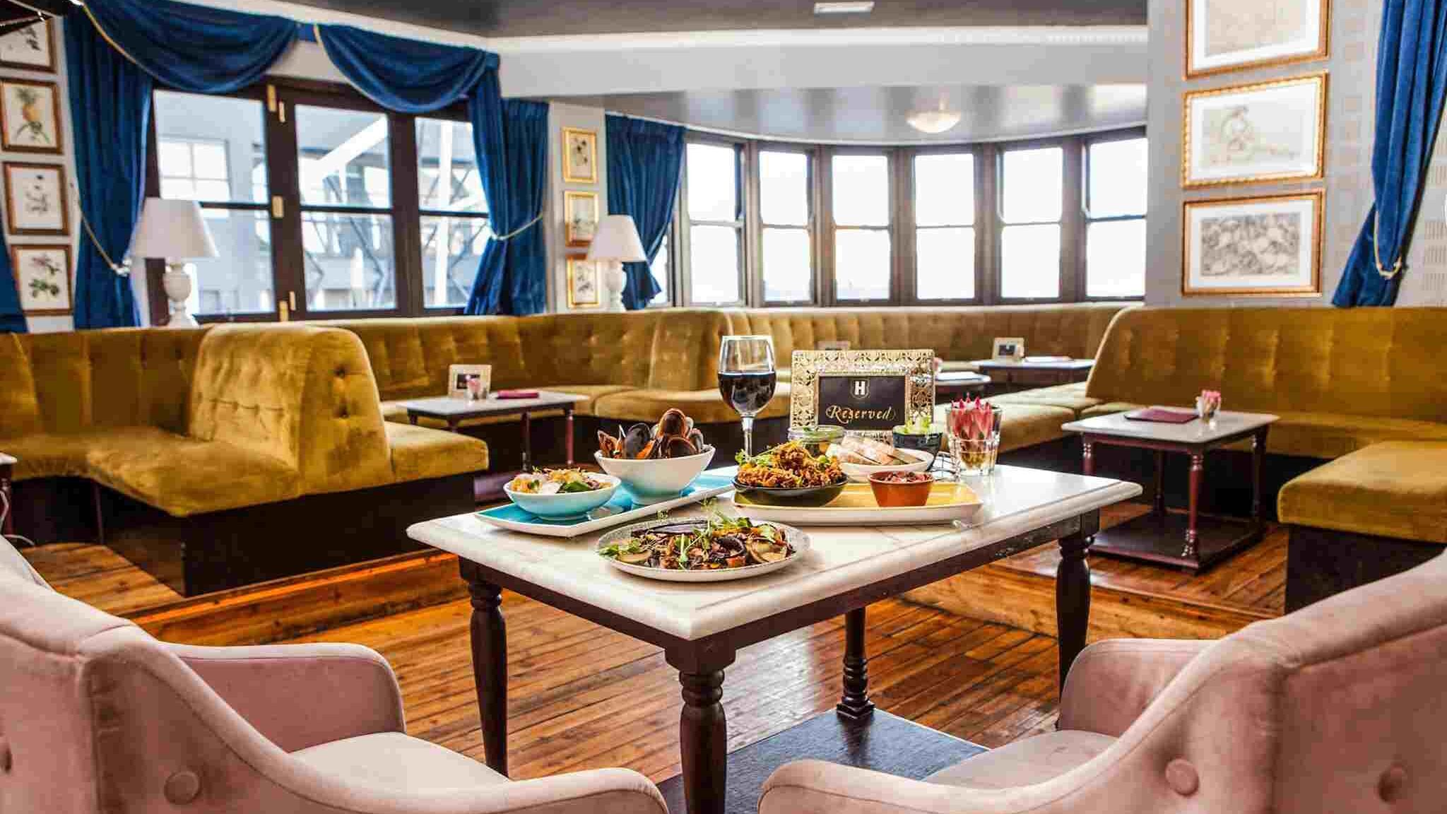 Harringtons Cocktail Lounge