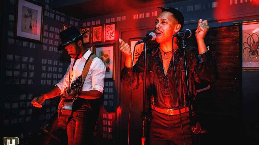 Live music at Harringtons Cocktail Lounge