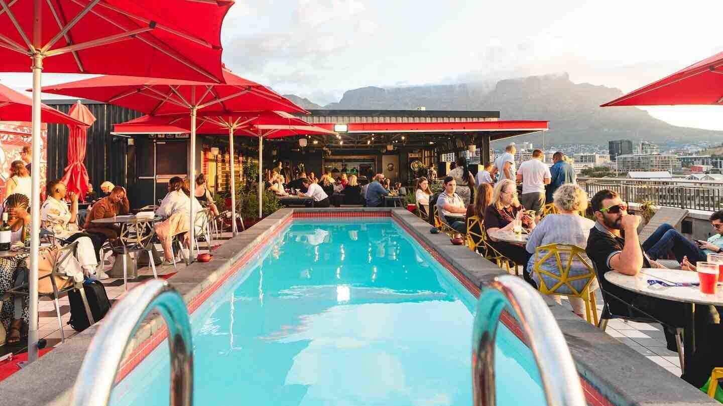 RED Roof Bar Pool