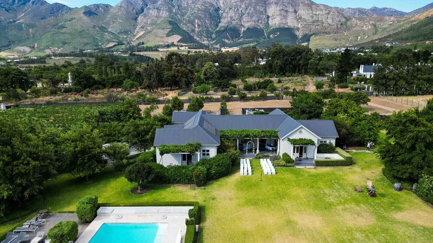 Cape Vue Country House