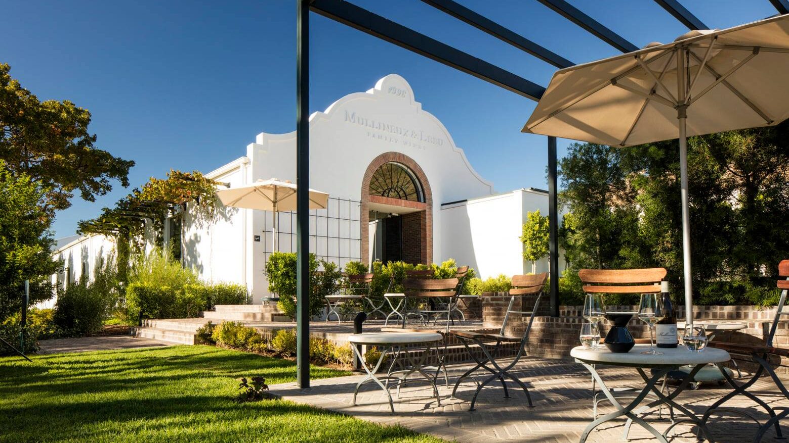 Leeu Passant Wine Farm