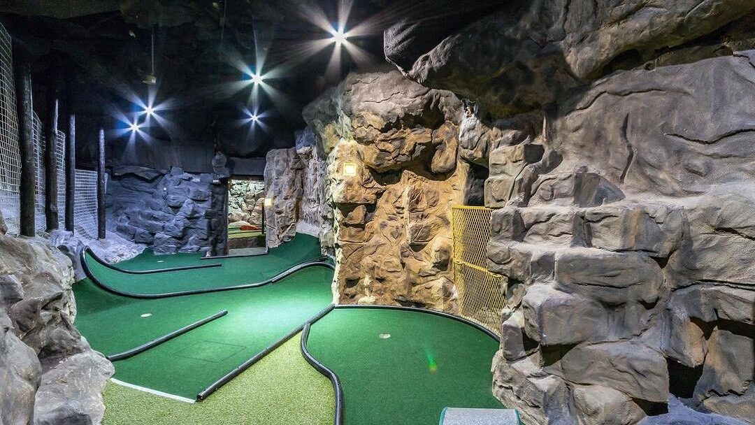 Putt-Putt in a Cave