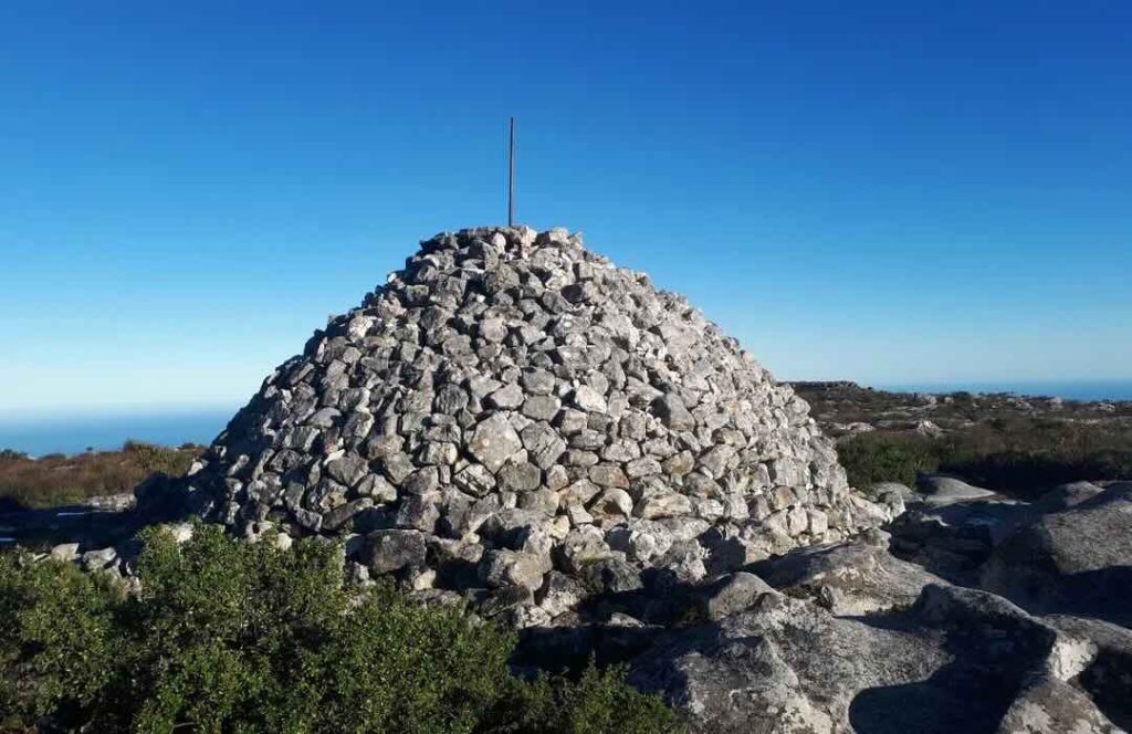 Upper Cableway Station to Maclear’s Beacon - Which Table Mountain Hike is right for you?