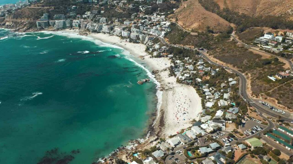 Clifton 4th Beach – Sunset Among the Boulders. Chasing the best Cape Town sunsets.