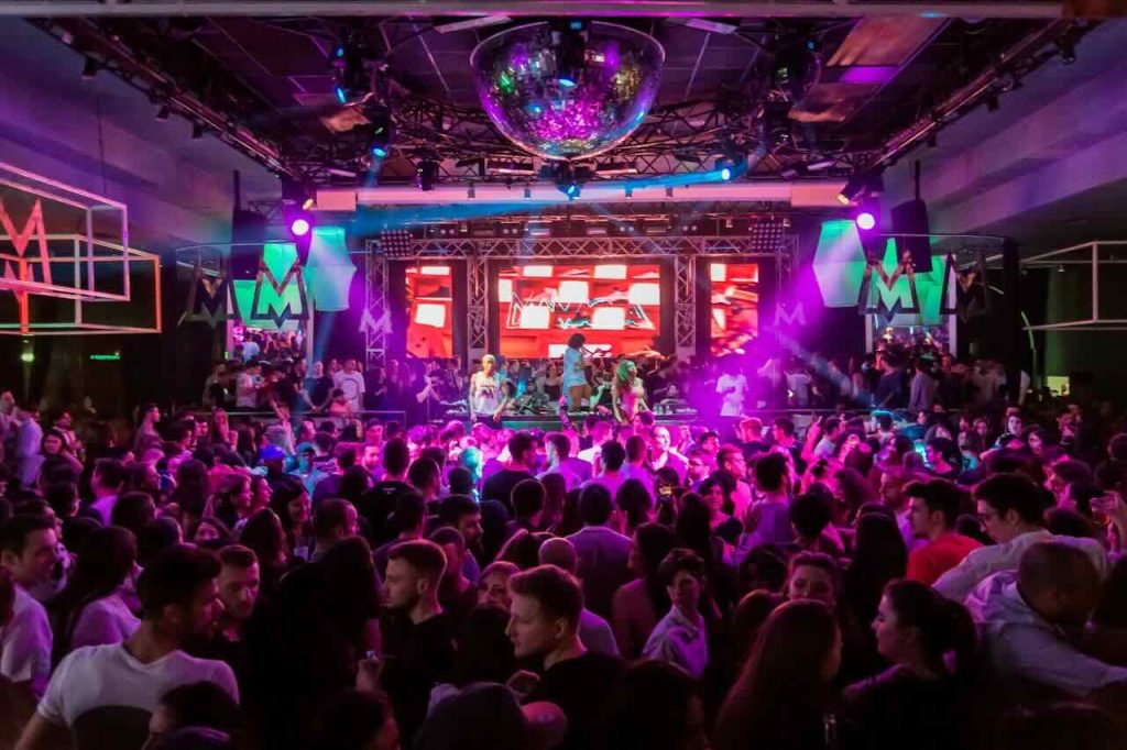 Tips for Navigating Nightlife Like a Local