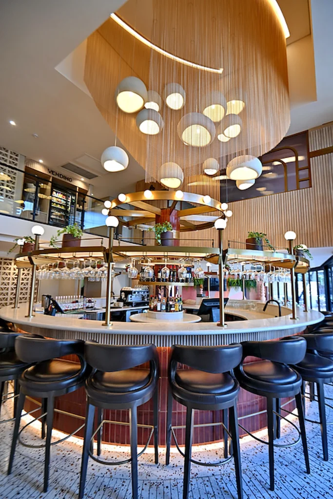 City Lodge Bar - Cape Town Waterfront Hotels