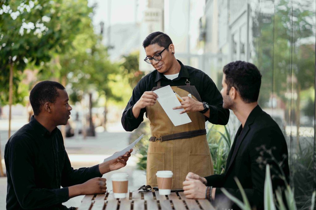 A Guide to Tipping in South Africa – Everything You Need to Know