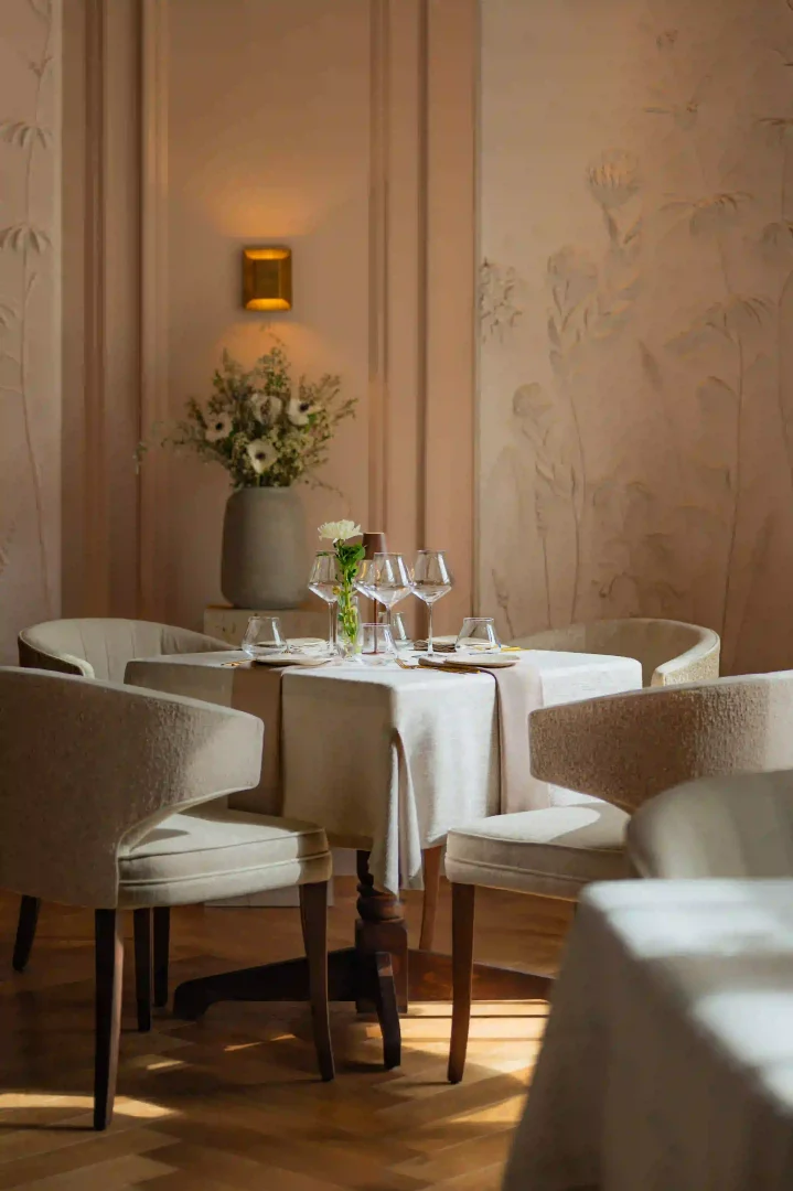 BLOOM-Fine Dining